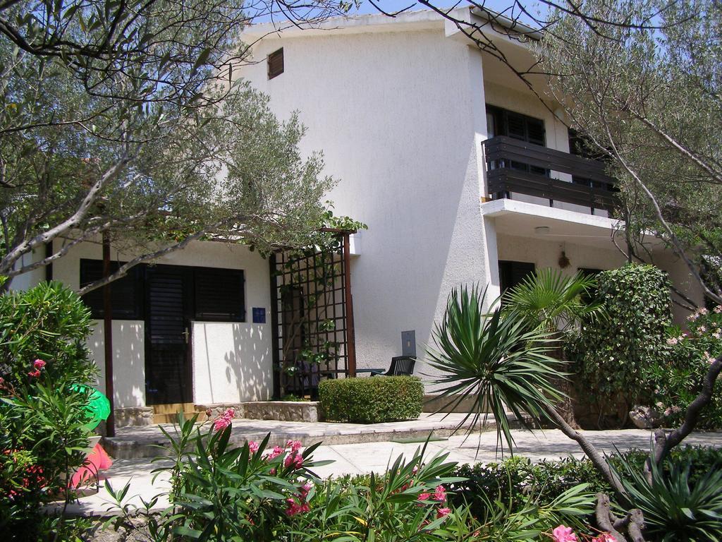 Apartments Dunoti Krk Town Exterior photo